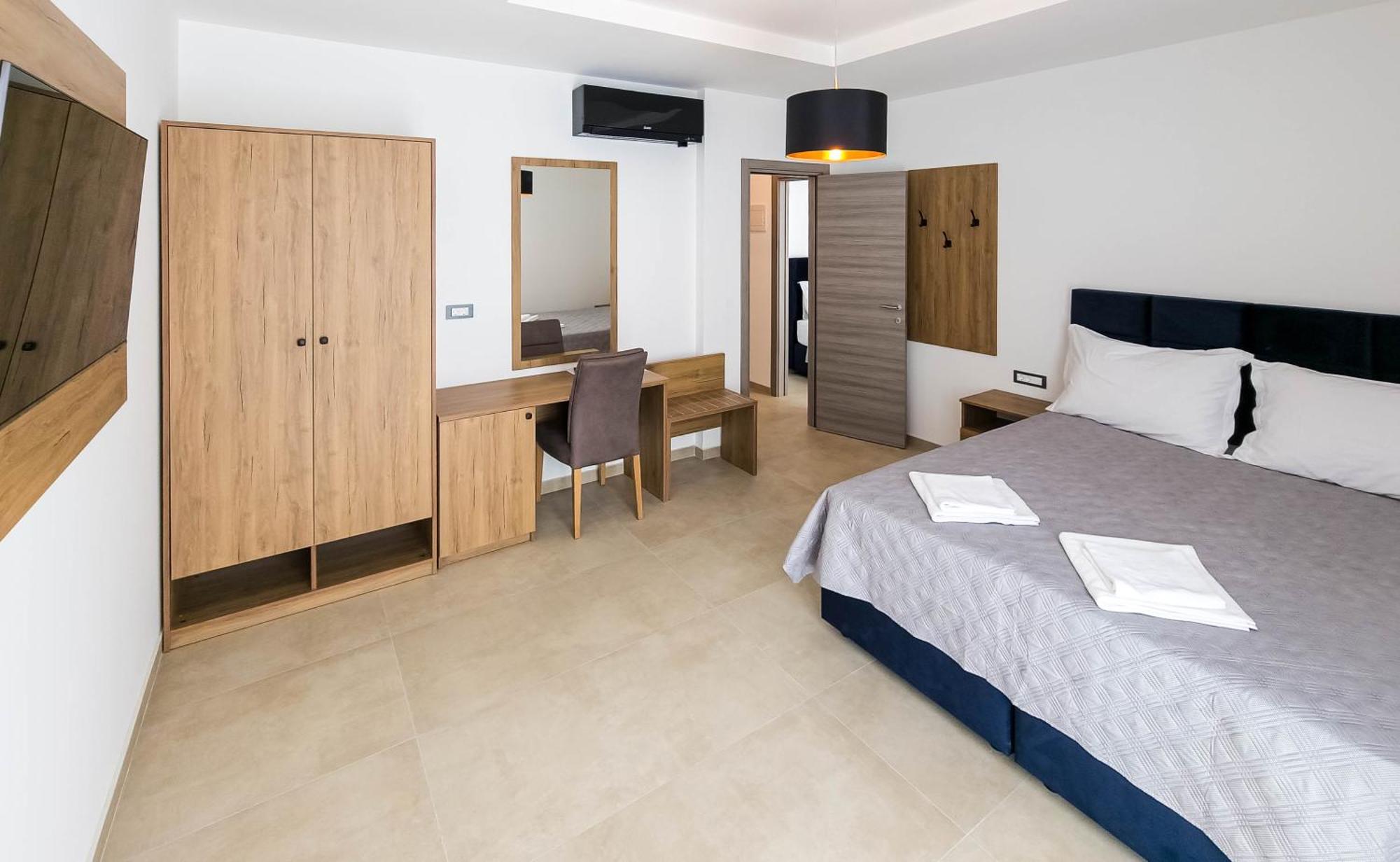 Maresole Beachfront Residence Пореч Экстерьер фото